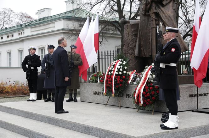 Prezydent złożył wieńce przed pomnikiem