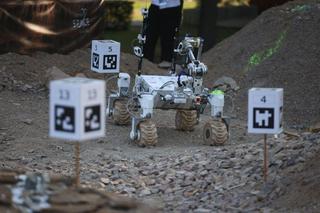 Prawdziwy kosmos w Krakowie! Na AGH rozpoczęła się 10. edycja zawodów łazików marsjańskich European Rover Challenge