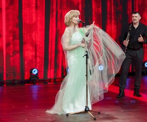 Katarzyna Żak ze łzami w oczach odbiera Nagrodę Publiczności w Opolu: „Nie zapomnę tego do końca życia”