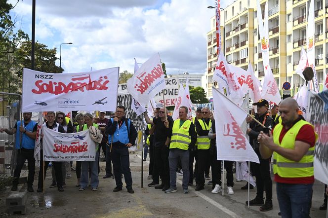 Protest pracowników pod ambasadą Turcji