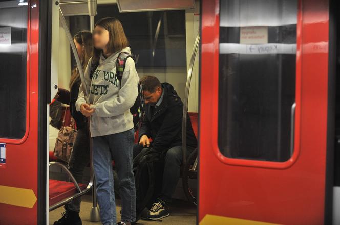 Prezydent Warszawy zapewnia, że często jeździ metrem do pracy, nie tylko w Dniu bez Samochodu 