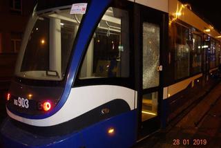 Ostrzelano dwa tramwaje w Krakowie! Ucierpiał jeden z pasażerów! [WIDEO]