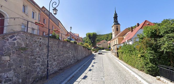 Dolnośląska wieś leży w malowniczym miejscu. To Perła Gór Sowich! 