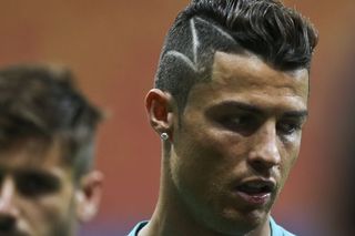 Nowa fryzura Cristiano Ronaldo na cześć chłopca, który przeszedł operację mózgu [ZDJĘCIA]