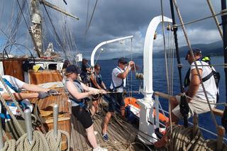 Zamieniła rower na żaglowiec! Dyrektorka ciechanowskiej szkoły wypłynęła w podróż życia. Zabrała ze sobą swoich uczniów