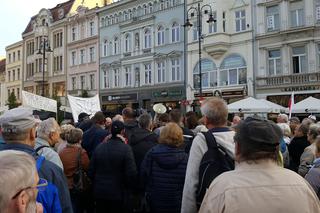 Protest mieszkańców ADM w Bydgoszczy. Ich czynsz to 10,80 zł za m2