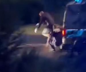 Mężczyzna zaatakował policjantów w Sosnowcu. Nowe nagranie