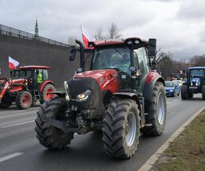 Trwa protest rolników. Drogi na Pomorzu są sparaliżowane. Gdzie trwają utrudnienia? 