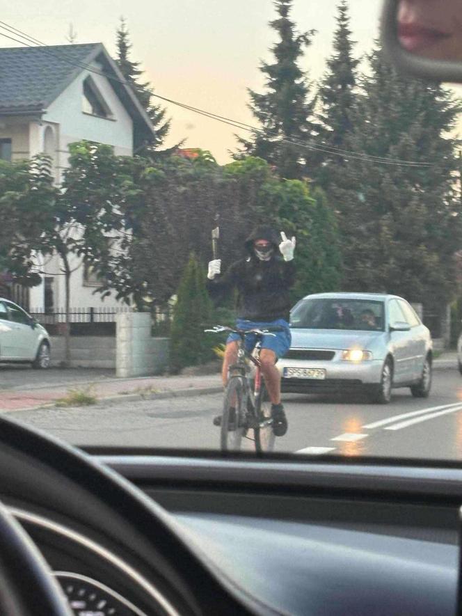 Wola. Biegał z siekierą i groził, że wysadzi blok. Wezwano antyterrorystów z Katowic