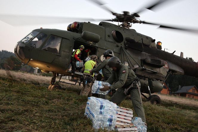 Wojsko Polskie pomaga w walce z powodzą 