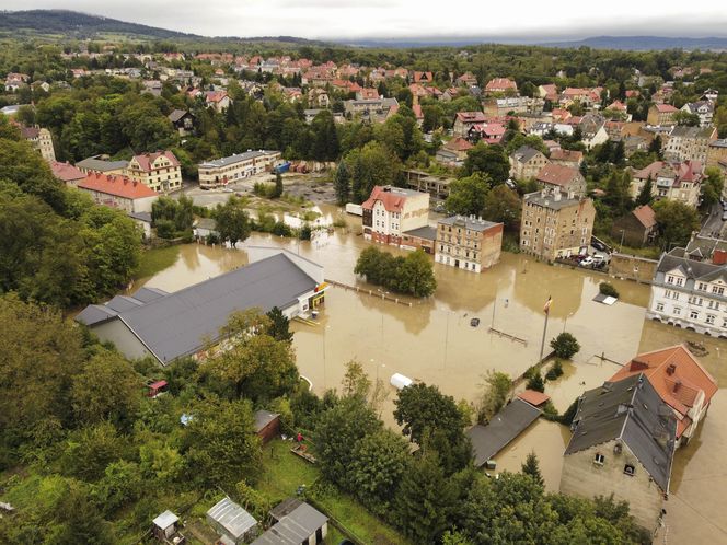 To miasteczko przetrwało Wielką Wodę. Oto co ma do zaoferowania