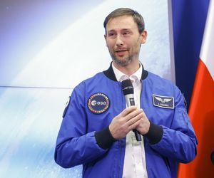 Sławosz Uznański-Wiśniewski jest już w Polsce. Astronauta wylądował w Warszawie