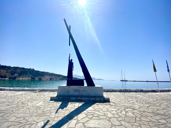 Wyspa Samos. Atrakcje - pomnik Pitagorasa