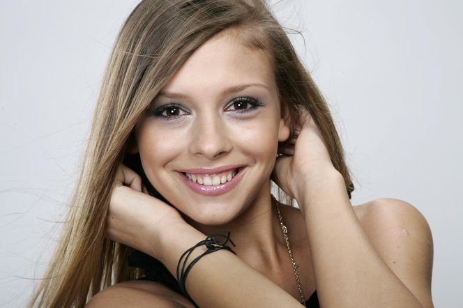 Tak Klaudia Halejcio wyglądała na początku swojej kariery. Poznalibyście ją na tym zdjęciu?