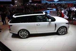Wraca dwudrzwiowy Range Rover! SV Coupe wjechał na salony. Genewa 2018