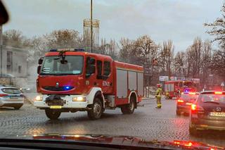  Zabrze: pożar auta w centrum miasta. Spłonęła komora silnika