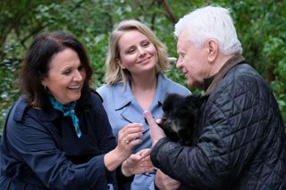 M jak miłość odc. 1843. Jan Mokrzycki (Wojciech Duryasz), Marysia (Małgorzata Pieńkowska), Judyta (Paulina Chruściel)