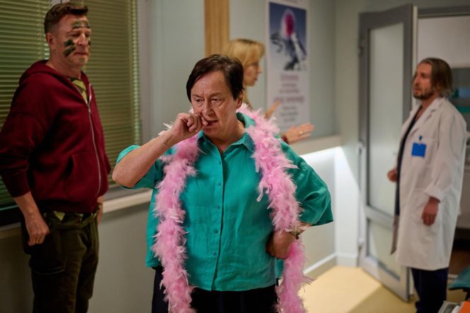 Na Wspólnej, odcinek 4065: Wojtek zniszczy wieczór panieński Heleny! Wyląduje w szpitalu i będzie drżeć o życie - ZDJĘCIA