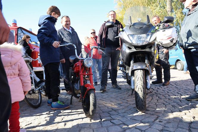 Zlot pojazdów zabytkowych na terenie dawnej Fabryki Samochodów Ciężarowych w Lublinie