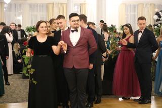 Zabawa studniówkowa Technikum nr 10 w Rzeszowie. Tak bawili się tegoroczni maturzyści [GALERIA]