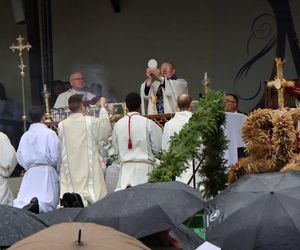 Odpust w Gietrzwałdzie. Do słynącej z Objawień Maryjnych miejscowości przyjechały tłumy