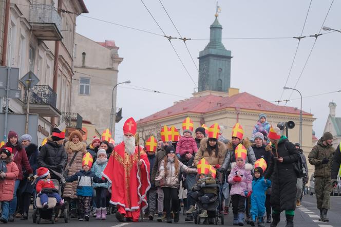 To jedyne tego typu wydarzenie na świecie! Zobacz zdjęcia z orszaku św. Mikołaja w Lublinie