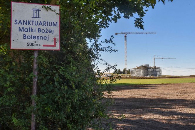 Trwa budowa wielkiego pomnika Matki Boskiej. Sprawdziliśmy postępy