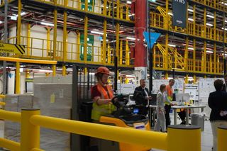 Masowe zwolnienia w Amazonie. Co z pracownikami w Polsce?