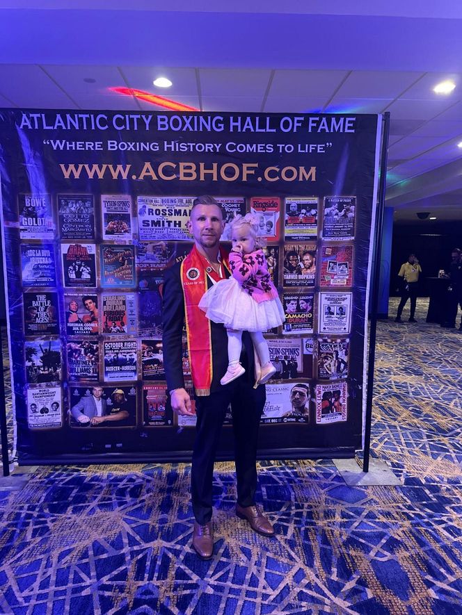 Patrick "Machine" Majewski wyróżniony miejscem w alei bokserskich sław