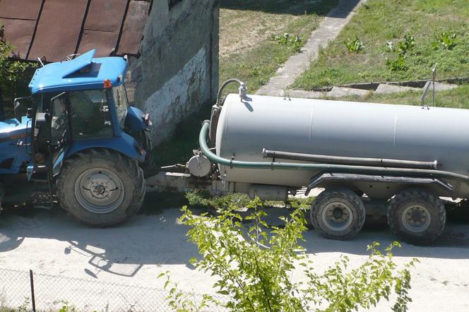 ​15-latek kierował ciągnikiem rolniczym z przyczepą 