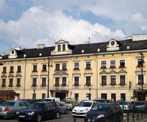 To jeden z najpiękniejszych budynków w Krakowie. Mieszkali w nim Henryk Sienkiewicz i Józef Piłsudski