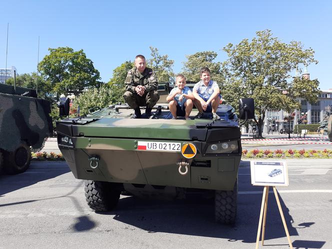 Obchody Święta Wojska Polskiego w Siedlcach i wystawa sprzętu wojskowego