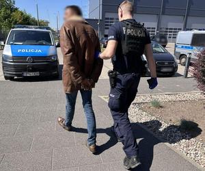 Kradniesz? Nie pij! Włamywacz spał na ławce, zbudzili go policjanci