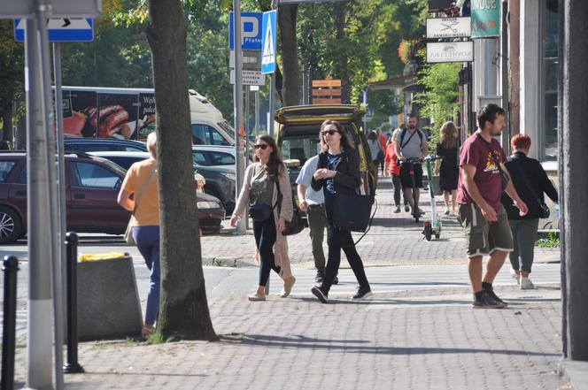 Złota polska jesień w Kielcach. Pogoda dopisuje spacerującym