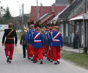 W tej wsi na Podkarpaciu popularny jest zwyczaj „Turków”. Tradycja związana z Janem III Sobieskim trwa do dziś