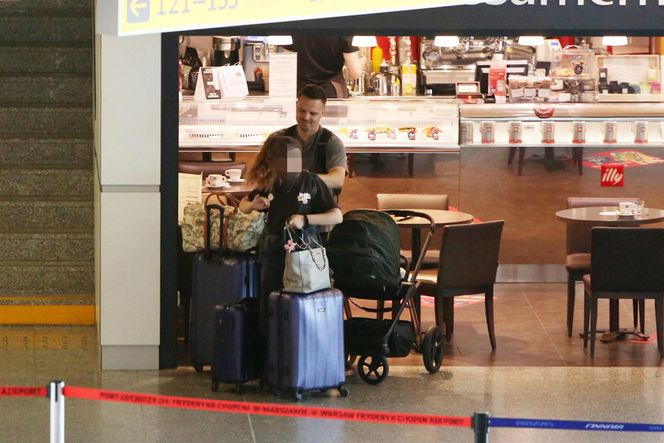 Marcin Hakiel z rodziną lecą na wakacje