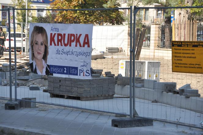 Kampania wyborcza w Kielcach. W śródmieściu najwięcej plakatów kandydatów do Sejmu i Senatu