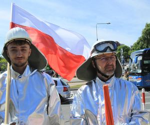 Warszawa pielęgnuje tradycję hutniczą. Kolorowa parada przeszła ulicami miasta