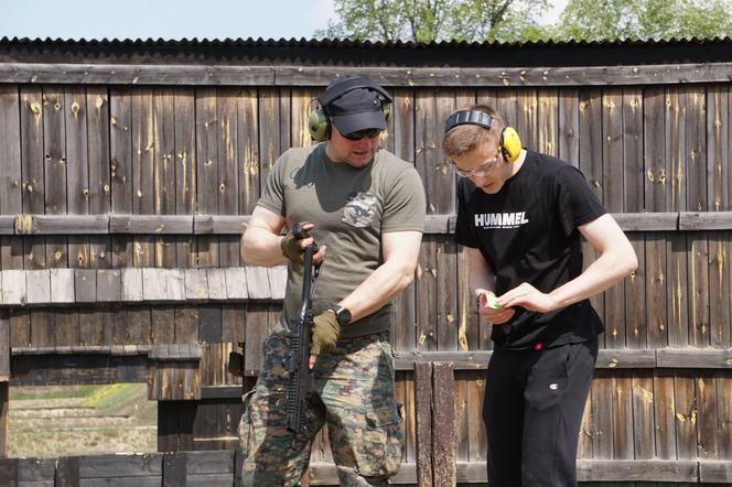 Piknik strzelecki w Bydgoszczy. To była nie lada gratka dla miłośników broni! [ZDJĘCIA]