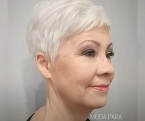 Elegancka fryzura dla kobiet po 60-tce na blond włosy