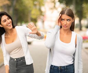 Zalewam octem i wkładam do zamrażarki. Sposób szeptuchy, by odciąć się od toksycznych osób