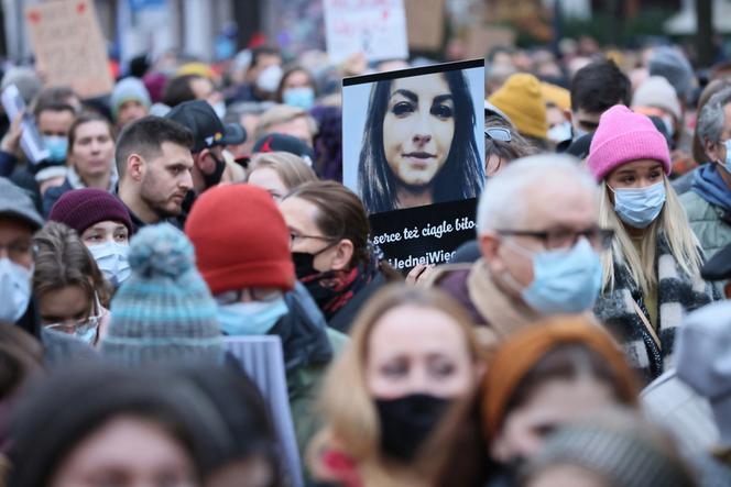 Ani jednej więcej. Protest w Warszawie sobota 6 listopada [ZDJĘCIA]