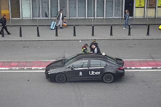 Kiss & Ride w Poznaniu: szybki pożegnalny przystanek czy miejsce na mandat?