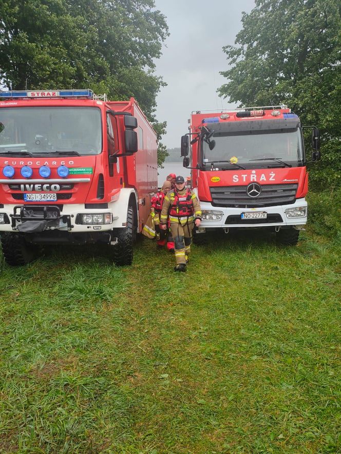 Tragiczny finał poszukiwań na jeziorze na Mazurach. Rodzice potwierdzili tożsamość nastolatków