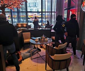 „Słowik” znowu za kratami! Gangster zatrzymany za wymuszenie haraczu w Warszawie