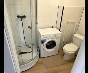 Zrobili pięć mikrokawalerek w jednym mieszkaniu. Urbanistyczny koszmar rodem z Hongkongu