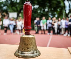 Czy po wystawieniu ocen trzeba chodzić do szkoły? Odpowiedź nie jest prosta! 