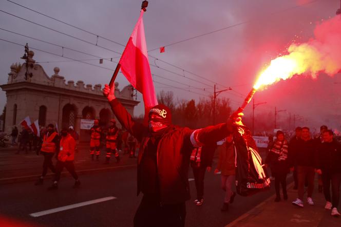 Trasa Marszu Niepodległości 2024 w Warszawie. Którędy przejdzie marsz niepodległości? Utrudnienia, trasa i godzina rozpoczęcia obchodów 11 listopada