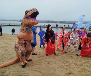 Mazowieckie Morsy otworzyły sezon morsowania 2025/2026 nad zalewem w Siedlcach