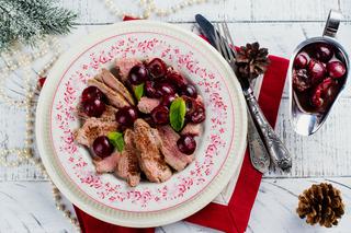 Indyk w żurawinie z cebulą i pietruszką: przepis na świąteczny obiad
